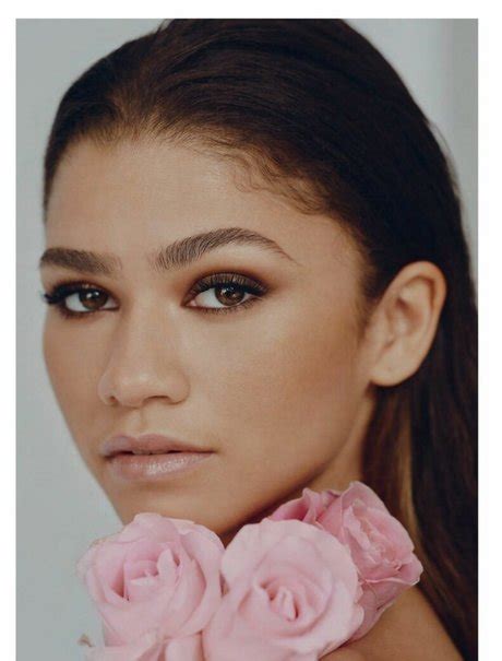 Zendaya Nude Photos & Videos 